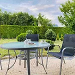 Apartment 4 Bedroom Family House With Access To A Hot Tub
