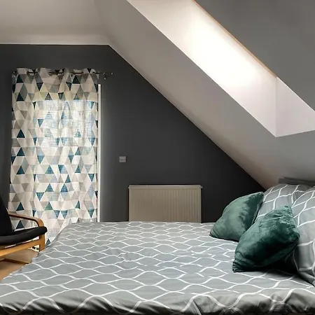 Apartment 4 Bedroom Family House With Access To A Hot Tub