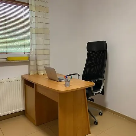 Apartment 4 Bedroom Family House With Access To A Hot Tub *