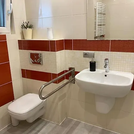 4 Bedroom Family House With Access To A Hot Tub