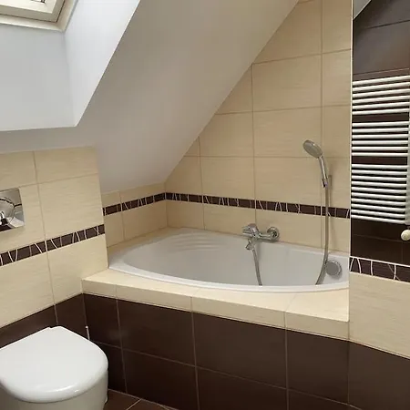 Apartment 4 Bedroom Family House With Access To A Hot Tub