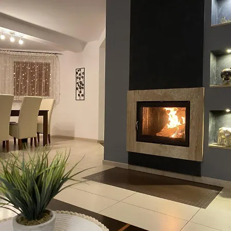 4 Bedroom Family House With Access To A Hot Tub Apartment *