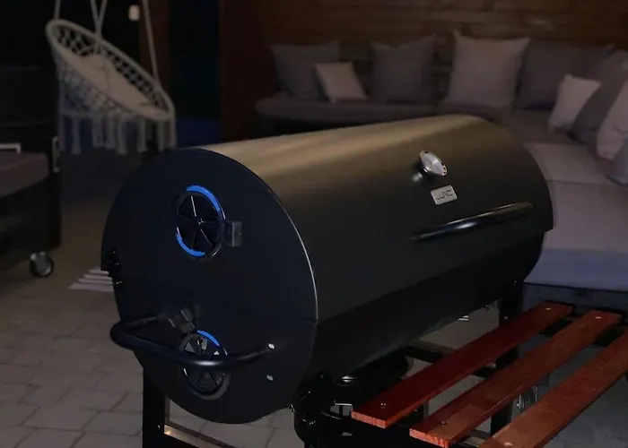 4 Bedroom Family House With Access To A Hot Tub *