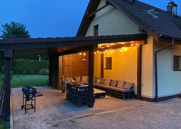 4 Bedroom Family House With Access To A Hot Tub
