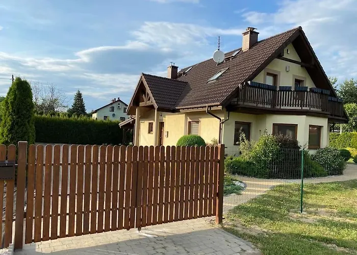 4 Bedroom Family House With Access To A Hot Tub