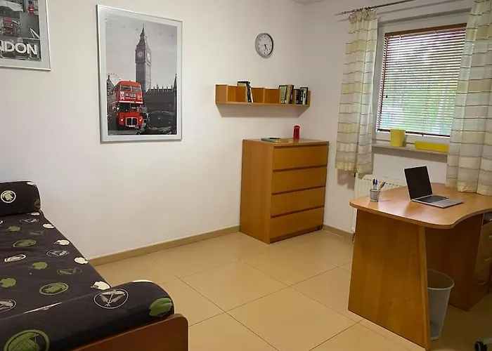 4 Bedroom Family House With Access To A Hot Tub Apartmán *