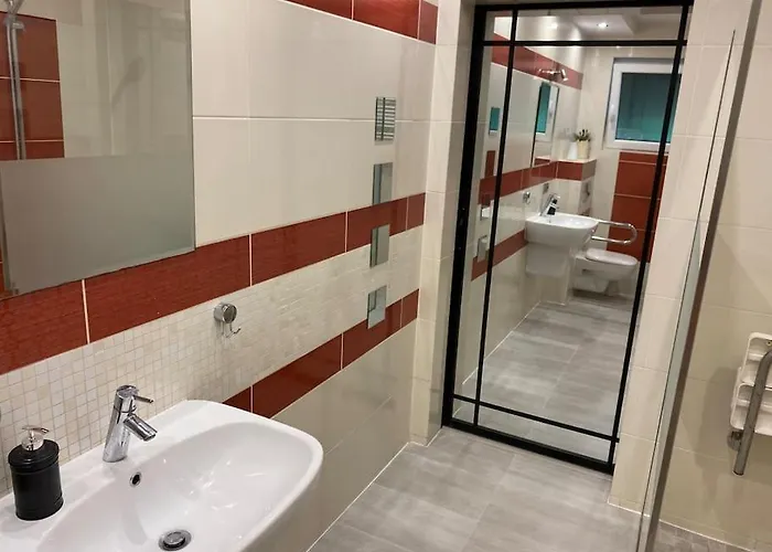 Apartmán 4 Bedroom Family House With Access To A Hot Tub