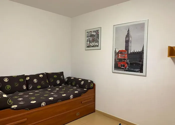 Apartmán 4 Bedroom Family House With Access To A Hot Tub