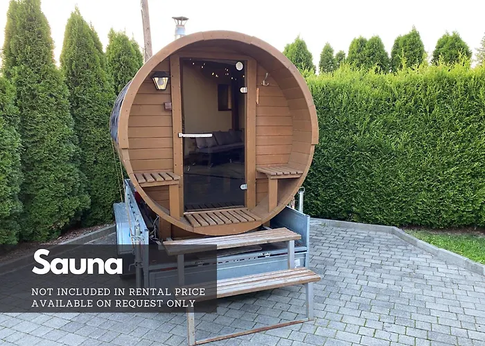 4 Bedroom Family House With Access To A Hot Tub Apartmán